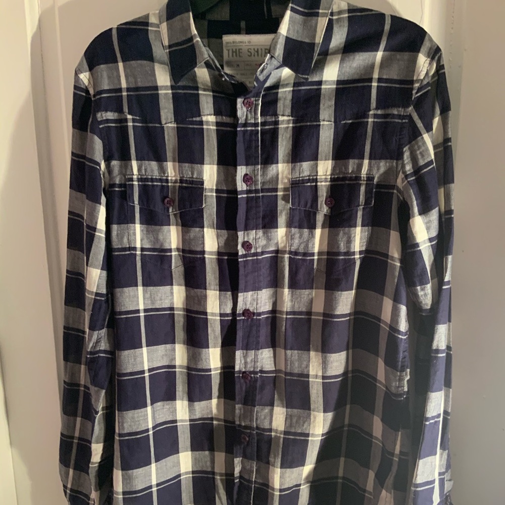 Men’s button down shirt size medium